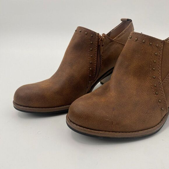 White Mountain Size 7.5M Cognac Denton Heeled Booties Round Toe Studded - Picture 3 of 11